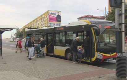 Řidič autobusu v Mostě skončil po napadení v bezvědomí. Případ prošetřuje policie