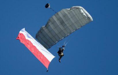 Den polské armády slaví Varšava přehlídkou. Ukázala techniku, která má odstrašit Východ