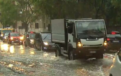 Sever Itálie zasáhla cyklóna, zaplavila města a zablokovala dopravu do Francie