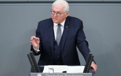 Měli jsme více naslouchat. Německo se stále vyrovnává s invazí na Ukrajinu, řekl Steinmeier v exkluzivním rozhovoru pro ČT