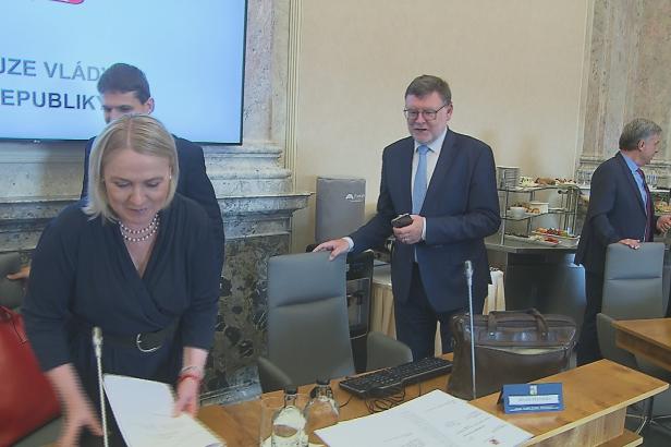 Ministři vyjednávají o rozpočtu pro své resorty, některým se nelíbí navrhované škrty