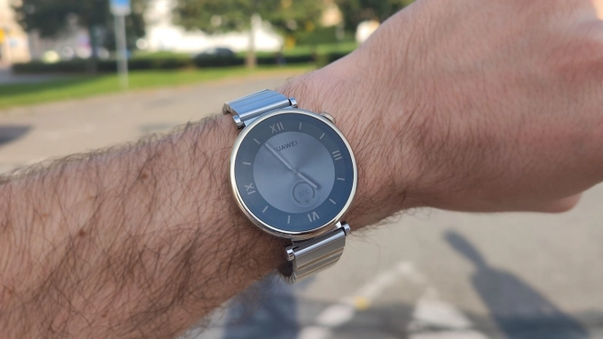 Huawei Watch GT 4: pokračování osvědčené řady s praktickými vylepšeními (recenze)