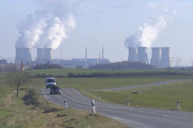 O stavbu nového jaderného bloku v Dukovanech mají zájem Westinghouse, EDF i KHNP