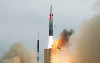 Válka poprvé vstoupila do kosmu. Izrael zřejmě odrazil raketový útok z Jemenu nad Kármánovou hranicí