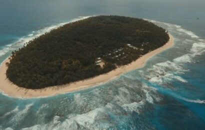 Souostroví Tuvalu nejspíš skončí pod hladinou oceánu. Austrálie slíbila, že obyvatele přijme