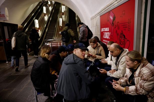 Kyjevem zněly výbuchy, metropole čelila vzdušnému úderu poprvé od září