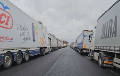 Polští dopravci blokují hraniční přechody s Ukrajinou, protestují proti levnější konkurenci