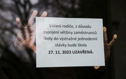 ON-LINE: Většina škol zůstává zavřená, do Prahy se sjíždějí odboráři. Začíná den protestů kvůli balíčku i financování školství