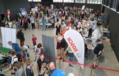 Inovace a kreativita na Maker Faire v Praze: roboti, špagetové mosty a 3D tisk