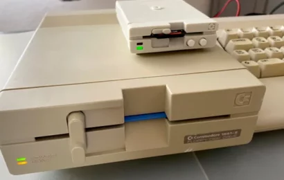 Commodore 1541-II: vytváření vlastních disket a použití cartridge FastLoad